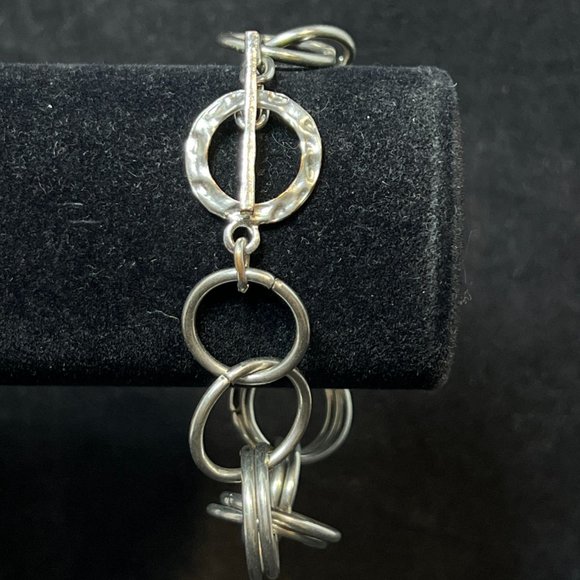 Vintage Silver Tone Round Link Bracelet With Toggle Clasp (4051) - Picture 3 of 4